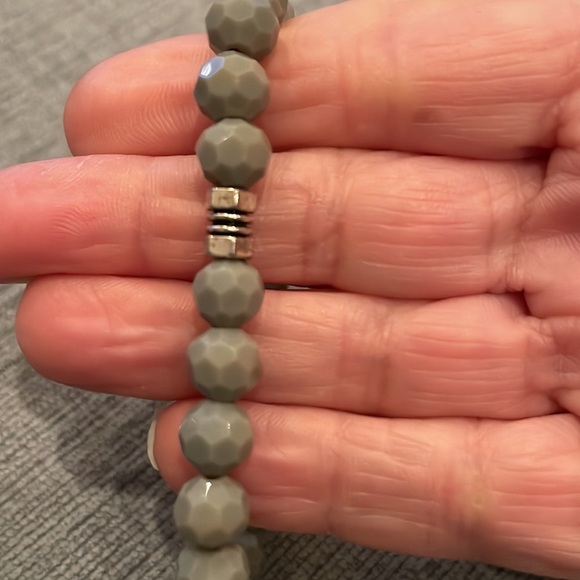 Gray Faceted Crystal Stretch Bracelet w/ Silver Accent Beads – Handmade Unisex - Picture 4 of 4